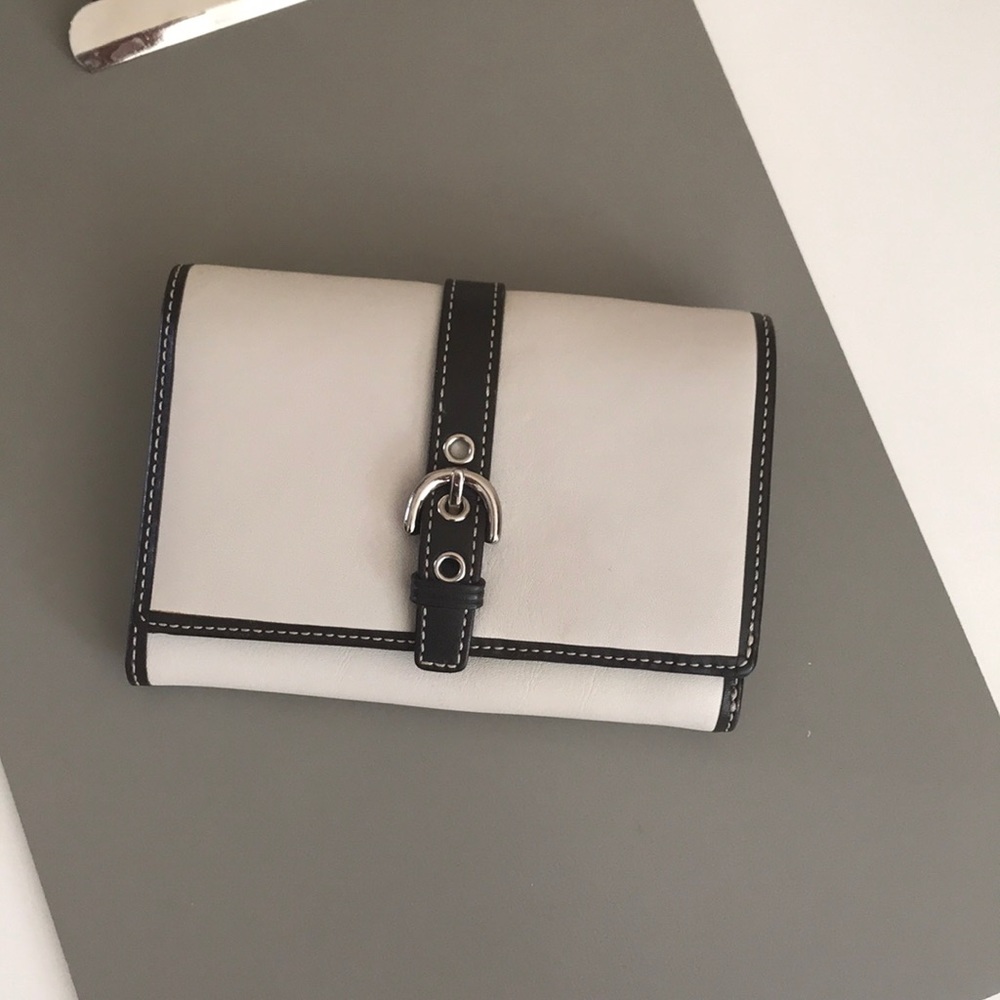 Authentic Unique Coach Wallet with Dust Cover